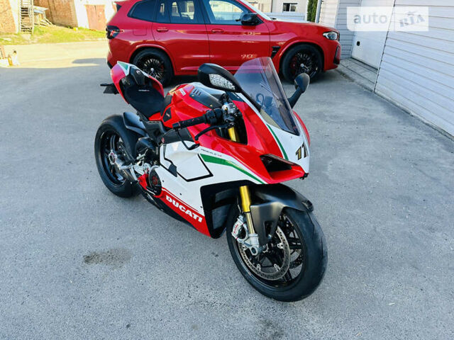 Красный Дукати Panigale V4S, объемом двигателя 1.1 л и пробегом 3 тыс. км за 39900 $, фото 5 на Automoto.ua