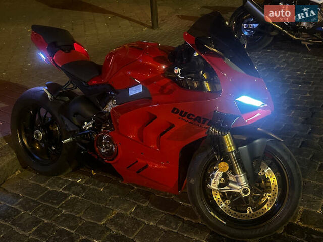 Красный Дукати Panigale V4S, объемом двигателя 1.1 л и пробегом 26 тыс. км за 26000 $, фото 2 на Automoto.ua