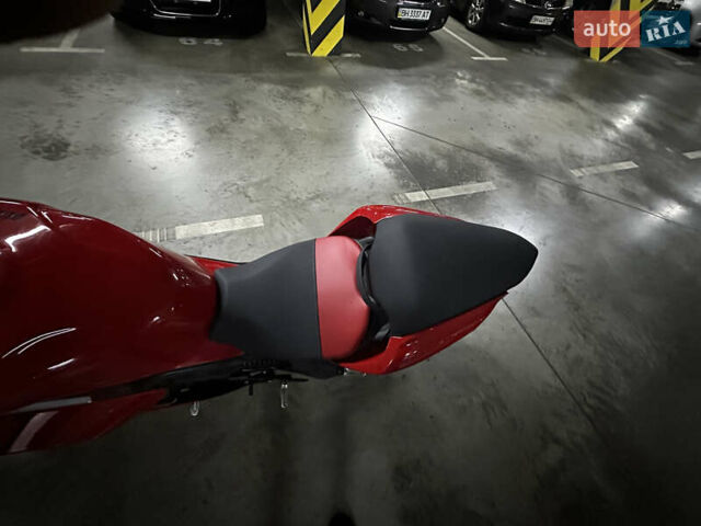Красный Дукати Panigale V4S, объемом двигателя 1.1 л и пробегом 26 тыс. км за 26000 $, фото 9 на Automoto.ua