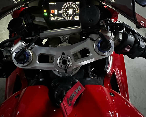 Красный Дукати Panigale V4S, объемом двигателя 1.1 л и пробегом 26 тыс. км за 26000 $, фото 12 на Automoto.ua
