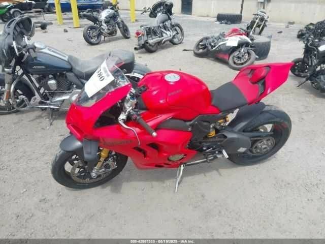 Дукаті Panigale V4S, об'ємом двигуна 0.96 л та пробігом 0 тис. км за 5200 $, фото 1 на Automoto.ua