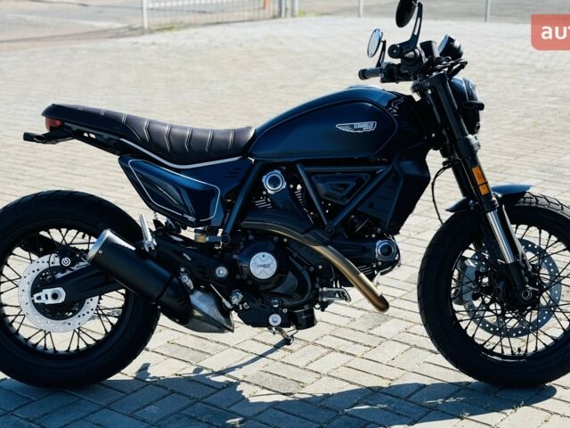 Дукати Scrambler Nightshift 803, объемом двигателя 0.8 л и пробегом 0 тыс. км за 15662 $, фото 4 на Automoto.ua