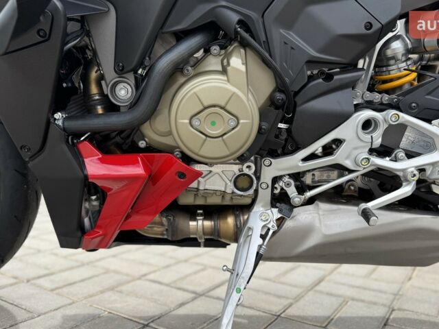 Дукати Streetfighter 1103, объемом двигателя 1.1 л и пробегом 0 тыс. км за 34189 $, фото 28 на Automoto.ua