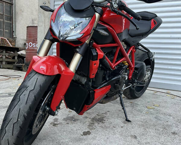 Красный Дукати Streetfighter 848, объемом двигателя 0 л и пробегом 18 тыс. км за 10900 $, фото 1 на Automoto.ua