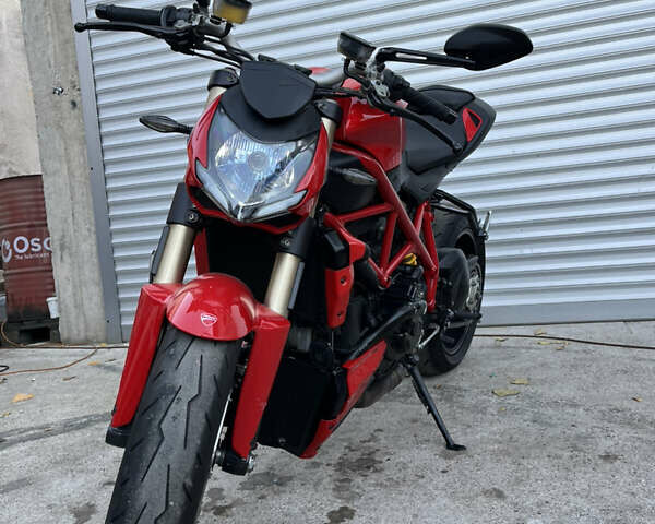 Красный Дукати Streetfighter 848, объемом двигателя 0 л и пробегом 18 тыс. км за 10900 $, фото 2 на Automoto.ua