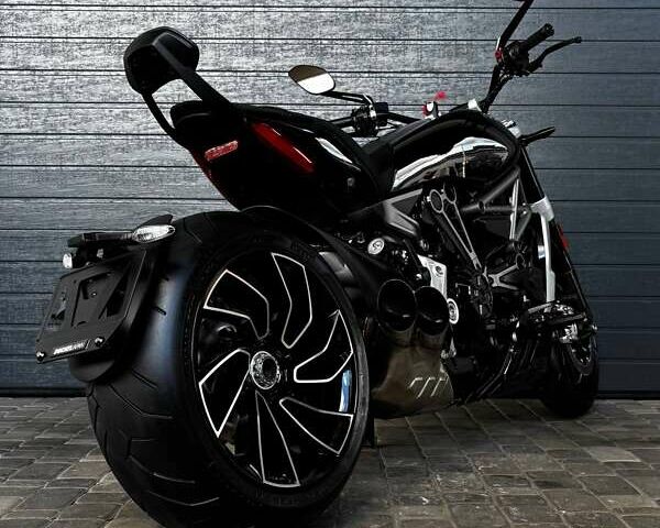 Черный Дукати XDiavel S Glossy , объемом двигателя 1.26 л и пробегом 5 тыс. км за 18000 $, фото 4 на Automoto.ua