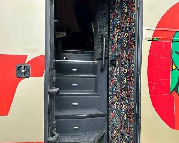 Бежевый ЕОС 180, объемом двигателя 11.97 л и пробегом 78 тыс. км за 18500 $, фото 5 на Automoto.ua