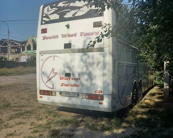 Белый ЕОС 233, объемом двигателя 11.97 л и пробегом 900 тыс. км за 19000 $, фото 2 на Automoto.ua