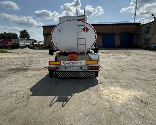 Белый Эверласт ST3-12A101-391L03AS1W0, объемом двигателя 0 л и пробегом 100 тыс. км за 67000 $, фото 2 на Automoto.ua