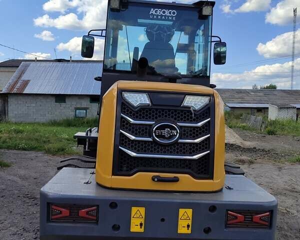 Жовтий Еверан EP, об'ємом двигуна 2.4 л та пробігом 1 тис. км за 33300 $, фото 18 на Automoto.ua