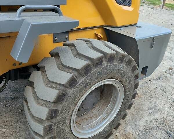 Жовтий Еверан EP, об'ємом двигуна 2.4 л та пробігом 1 тис. км за 33300 $, фото 13 на Automoto.ua