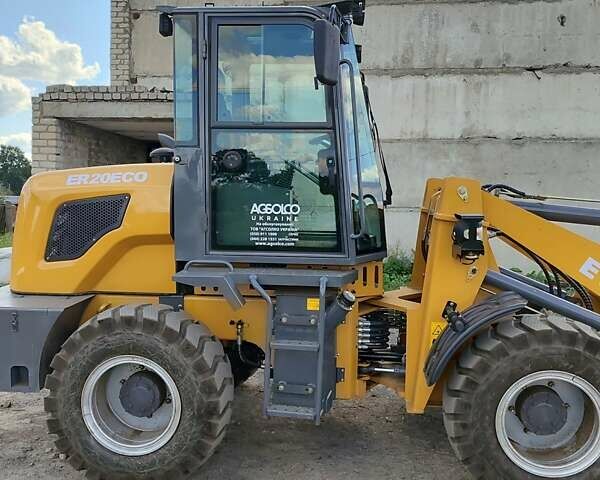 Жовтий Еверан EP, об'ємом двигуна 2.4 л та пробігом 1 тис. км за 33300 $, фото 17 на Automoto.ua