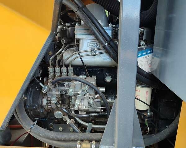 Жовтий Еверан EP, об'ємом двигуна 2.4 л та пробігом 1 тис. км за 33300 $, фото 2 на Automoto.ua