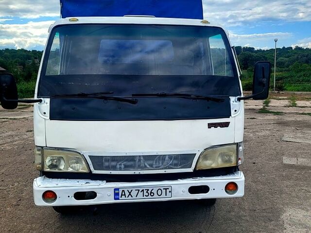 Белый ФАВ 1061, объемом двигателя 4.7 л и пробегом 450 тыс. км за 5000 $, фото 1 на Automoto.ua