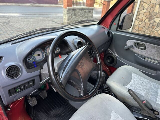 Красный ФАВ 6371, объемом двигателя 1.1 л и пробегом 143 тыс. км за 2200 $, фото 4 на Automoto.ua