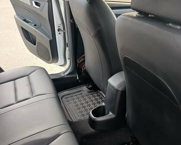 Белый ФАВ B30, объемом двигателя 1.6 л и пробегом 88 тыс. км за 8275 $, фото 3 на Automoto.ua