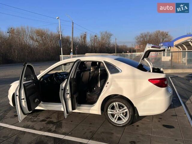 Белый ФАВ B30, объемом двигателя 1.6 л и пробегом 11 тыс. км за 10000 $, фото 7 на Automoto.ua