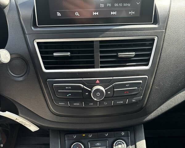 Білий ФАВ Besturn X40, об'ємом двигуна 1.6 л та пробігом 119 тис. км за 8000 $, фото 26 на Automoto.ua
