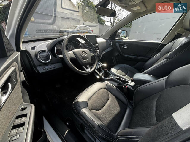 Білий ФАВ Besturn X40, об'ємом двигуна 1.6 л та пробігом 119 тис. км за 8000 $, фото 18 на Automoto.ua