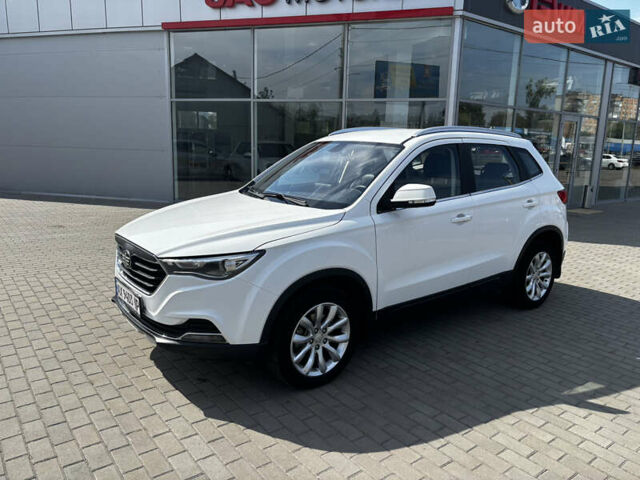 Белый ФАВ Besturn X40, объемом двигателя 1.6 л и пробегом 119 тыс. км за 8000 $, фото 5 на Automoto.ua