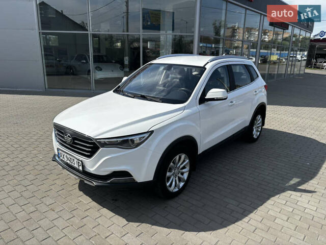 Белый ФАВ Besturn X40, объемом двигателя 1.6 л и пробегом 119 тыс. км за 8000 $, фото 2 на Automoto.ua