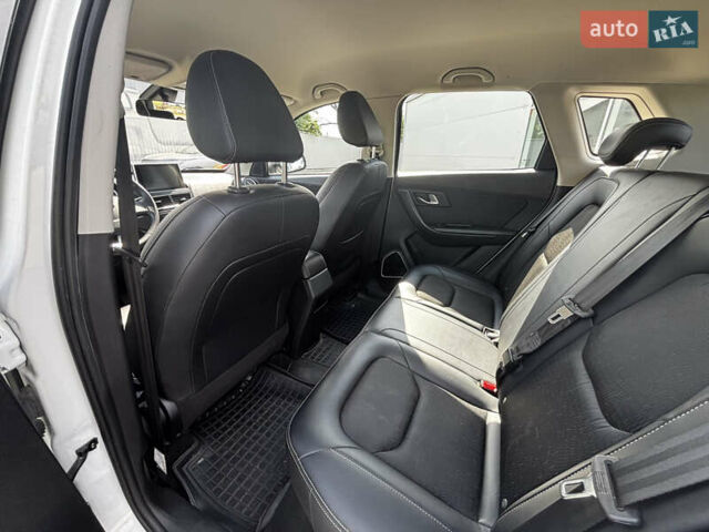 Білий ФАВ Besturn X40, об'ємом двигуна 1.6 л та пробігом 119 тис. км за 8000 $, фото 19 на Automoto.ua