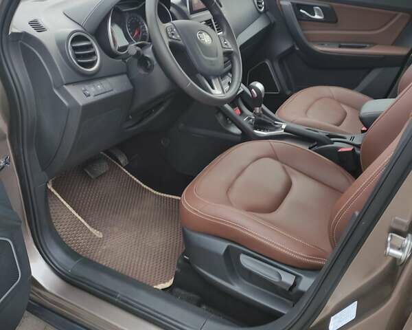 Коричневый ФАВ Besturn X40, объемом двигателя 1.6 л и пробегом 7 тыс. км за 11000 $, фото 5 на Automoto.ua