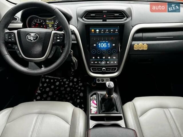 Черный ФАВ Besturn X80, объемом двигателя 2 л и пробегом 45 тыс. км за 12000 $, фото 16 на Automoto.ua