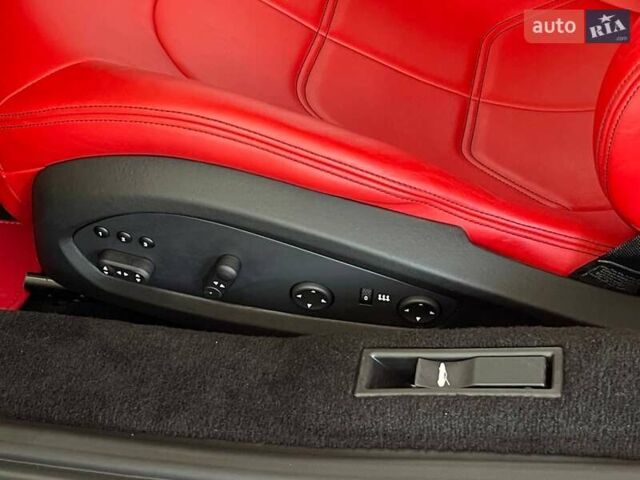 Красный Феррари 488 GTB, объемом двигателя 3.9 л и пробегом 27 тыс. км за 235900 $, фото 30 на Automoto.ua