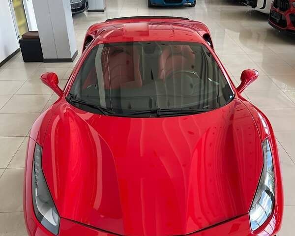 Красный Феррари 488 GTB, объемом двигателя 3.9 л и пробегом 27 тыс. км за 235900 $, фото 5 на Automoto.ua