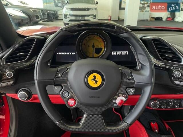 Красный Феррари 488 GTB, объемом двигателя 3.9 л и пробегом 27 тыс. км за 235900 $, фото 34 на Automoto.ua