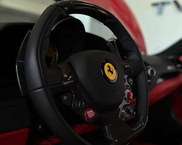 Красный Феррари 488 GTB, объемом двигателя 3.9 л и пробегом 27 тыс. км за 235900 $, фото 32 на Automoto.ua