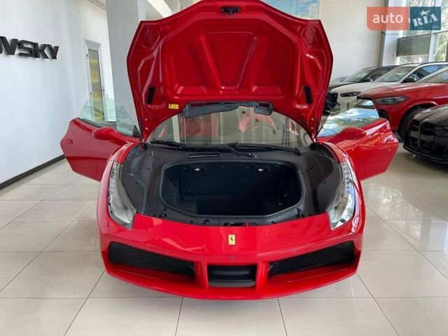 Красный Феррари 488 GTB, объемом двигателя 3.9 л и пробегом 27 тыс. км за 235900 $, фото 4 на Automoto.ua