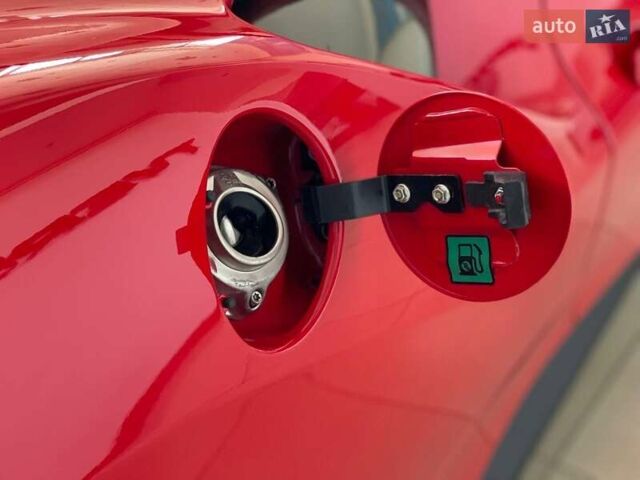 Красный Феррари 488 GTB, объемом двигателя 3.9 л и пробегом 27 тыс. км за 235900 $, фото 24 на Automoto.ua