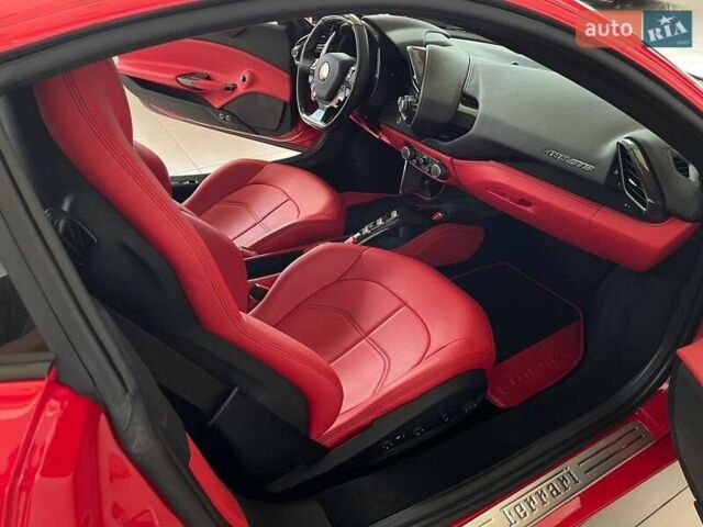 Красный Феррари 488 GTB, объемом двигателя 3.9 л и пробегом 27 тыс. км за 235900 $, фото 38 на Automoto.ua