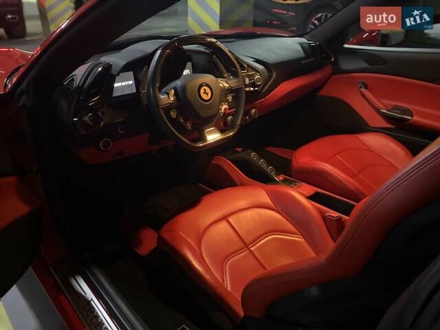Красный Феррари 488 GTB, объемом двигателя 3.9 л и пробегом 27 тыс. км за 219900 $, фото 7 на Automoto.ua