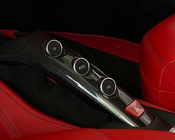 Красный Феррари 488 GTB, объемом двигателя 3.9 л и пробегом 27 тыс. км за 235900 $, фото 35 на Automoto.ua