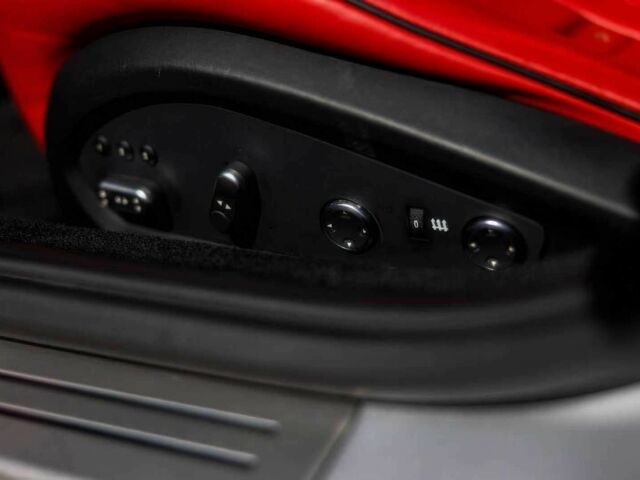 Сірий Феррарі California, об'ємом двигуна 3.9 л та пробігом 76 тис. км за 42500 $, фото 19 на Automoto.ua