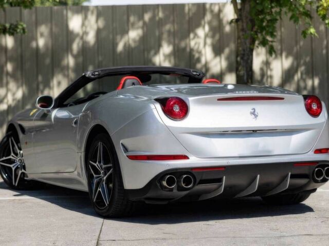 Сірий Феррарі California, об'ємом двигуна 3.9 л та пробігом 76 тис. км за 42500 $, фото 4 на Automoto.ua