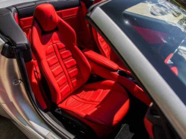 Сірий Феррарі California, об'ємом двигуна 3.9 л та пробігом 76 тис. км за 42500 $, фото 9 на Automoto.ua
