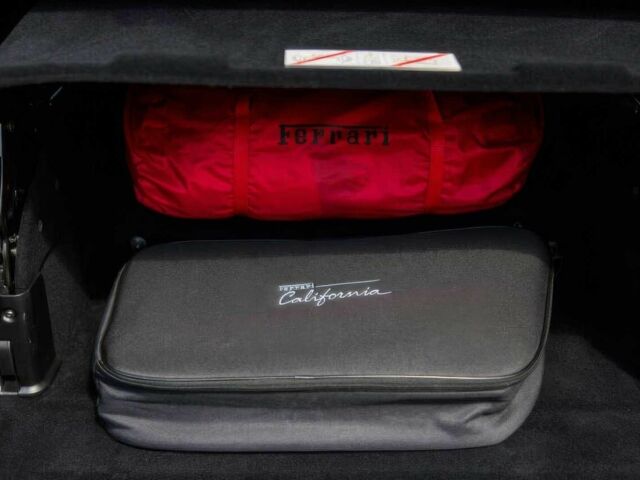 Сірий Феррарі California, об'ємом двигуна 3.9 л та пробігом 76 тис. км за 42500 $, фото 22 на Automoto.ua