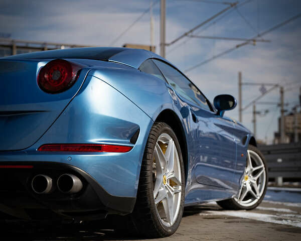 Синий Феррари California T, объемом двигателя 3.9 л и пробегом 25 тыс. км за 159999 $, фото 3 на Automoto.ua