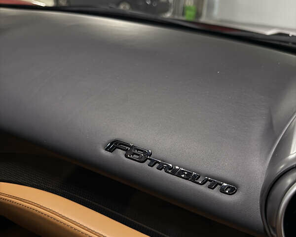 Красный Феррари F8, объемом двигателя 3.9 л и пробегом 7 тыс. км за 299999 $, фото 14 на Automoto.ua