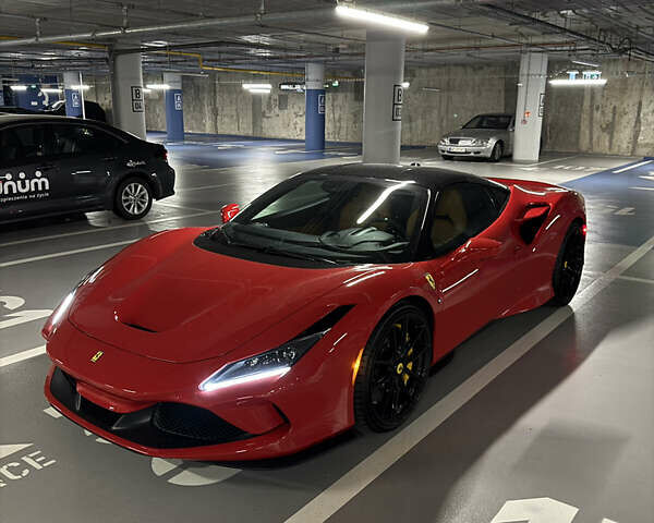 Красный Феррари F8, объемом двигателя 3.9 л и пробегом 7 тыс. км за 299999 $, фото 3 на Automoto.ua