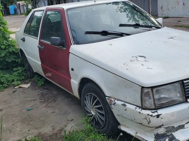 Белый Фиат 124, объемом двигателя 2 л и пробегом 300 тыс. км за 350 $, фото 4 на Automoto.ua