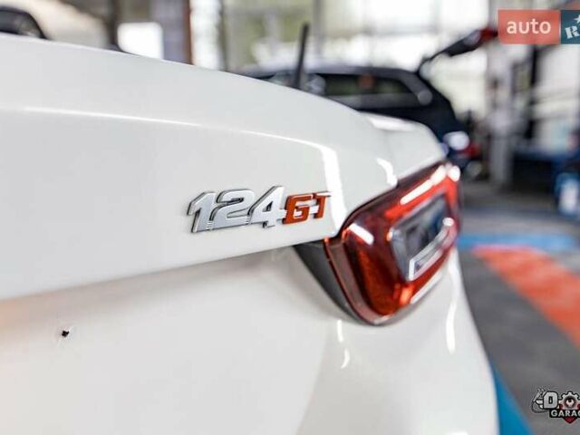 Білий Фіат 124, об'ємом двигуна 1.37 л та пробігом 38 тис. км за 19000 $, фото 9 на Automoto.ua