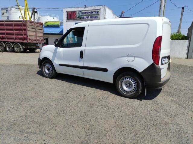 Білий Фіат 124, об'ємом двигуна 1.4 л та пробігом 180 тис. км за 6393 $, фото 5 на Automoto.ua