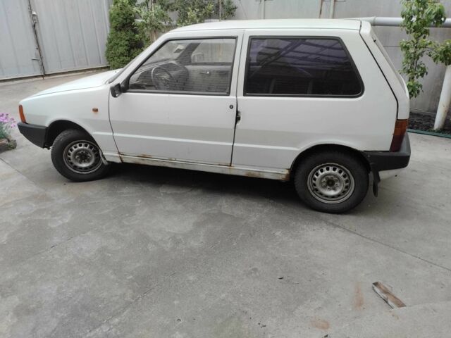 Белый Фиат 126, объемом двигателя 1.1 л и пробегом 33 тыс. км за 592 $, фото 4 на Automoto.ua