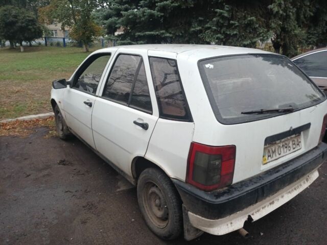 Фіат 131 1991 у Краматорске на Automoto.ua Помаранчевий Фіат 131, об'ємом двигуна 1 л та пробігом 34 тис. км за 279 $, фото 1 на Automoto.ua
