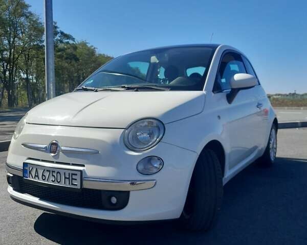 Білий Фіат 500, об'ємом двигуна 1.24 л та пробігом 165 тис. км за 5499 $, фото 1 на Automoto.ua
